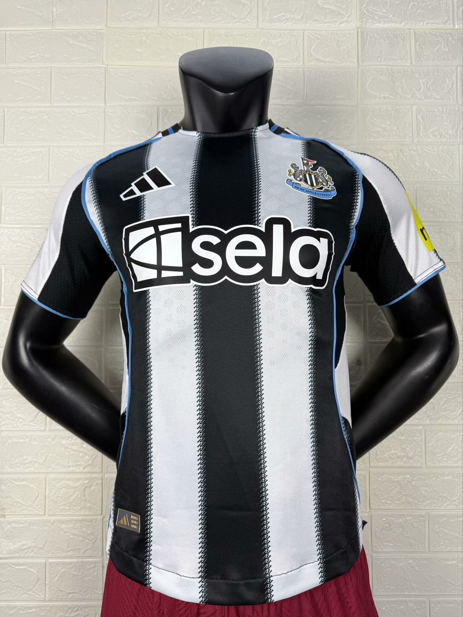 Newcastle Home Jersey 2025-26